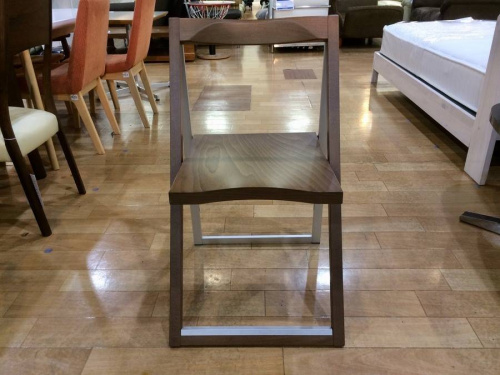 イスのcalligaris