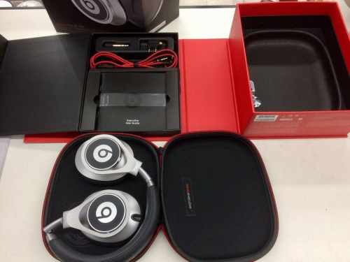 オーディオのヘッドホン