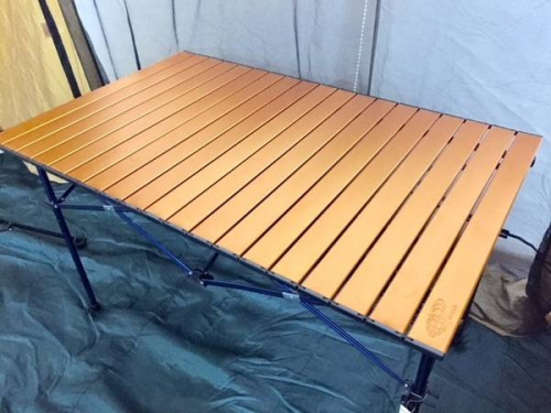 アウトドア用品のアウトドアウェア