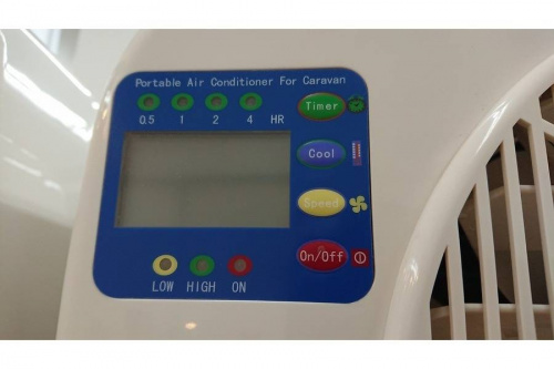 キャンプ用品の車内