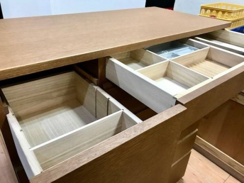 チェストの電話台