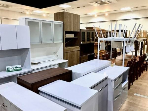 ダイニングのチェスト