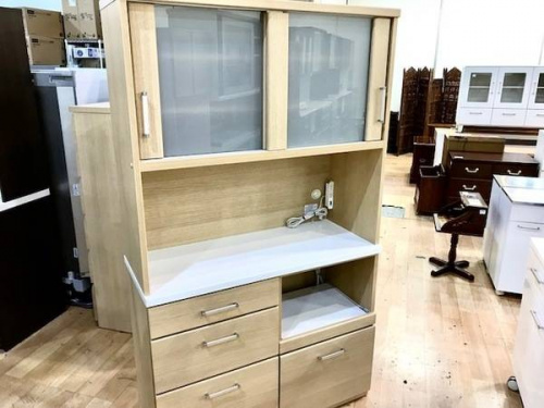 南大沢　家具のカップボード・食器棚