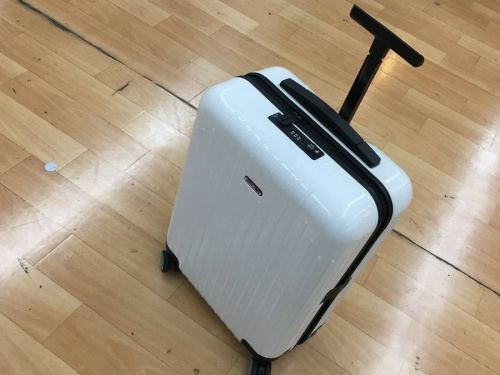 メンズファッションのリモワ