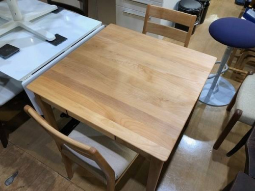 家具のダイニングセット