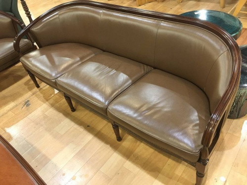 家具のソファ