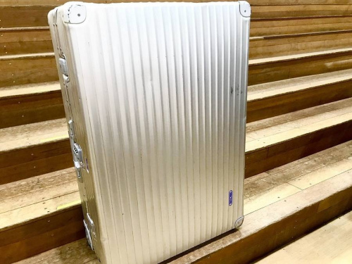 メンズファッションのリモワ