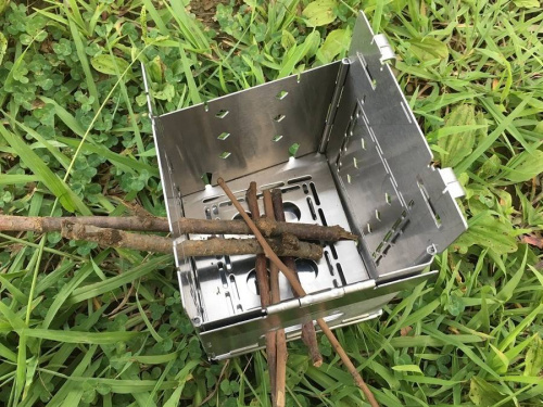 キャンプ用品の焚き火台