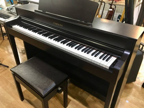 楽器の電子ピアノ