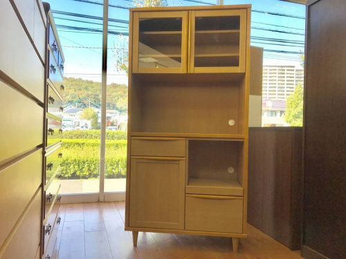 家具の食器棚