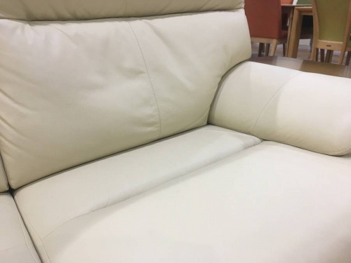 2人掛けソファーの大塚家具