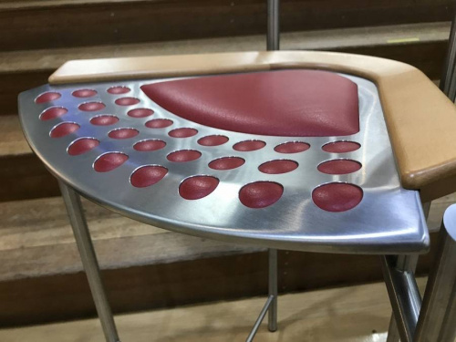 イスのデザイナーズ