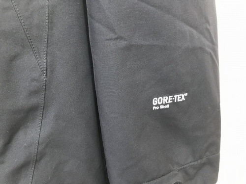 ジャケットのTHE NORTH FACE