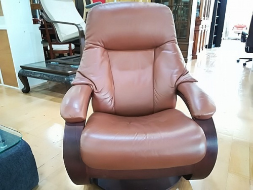 イスのリクライニングチェアー