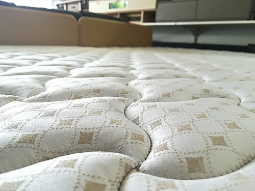 シングルベッドの収納付