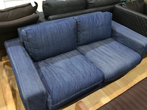 家具のソファ