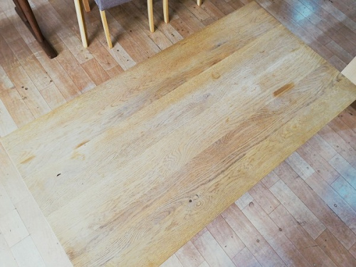 テーブルのダイニングテーブル