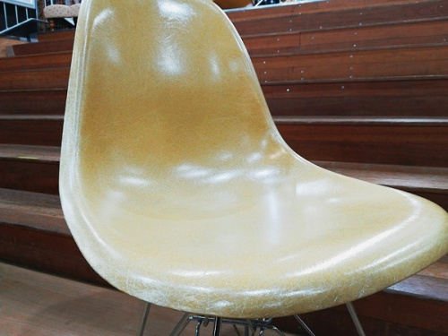 2ndシェルチェアのHerman Miller