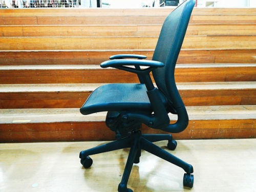 チャドウィックチェアのKNOLL