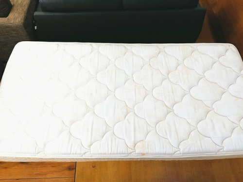 シングルベッドのKINGS DOWN