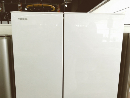 TOSHIBA 東芝の6ドア 冷蔵庫