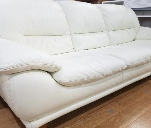 レザーワールドのソファ