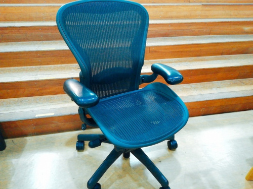 生活家具のチェア　イス　オフィスチェア　アーロンチェア