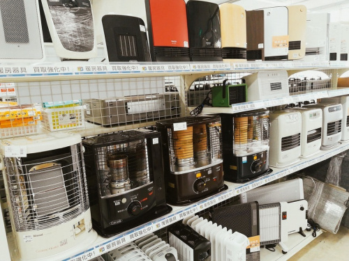 冬物家電　暖房家電のヒーター　ファンヒーター　ストーブ