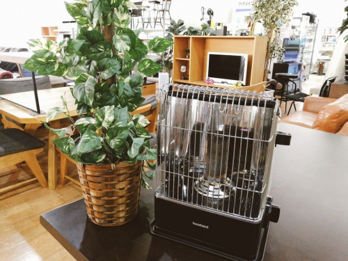 季節家電　ヒーター　ストーブのカセットガスストーブ