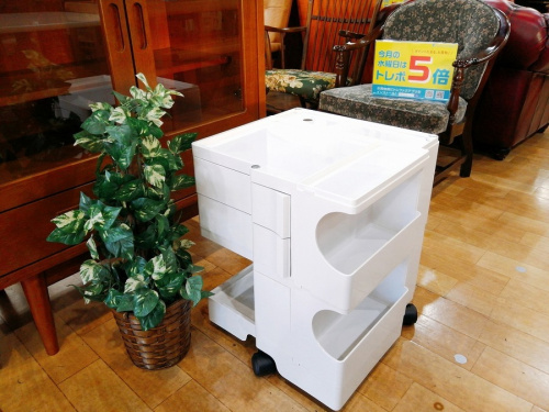 生活家具　ワゴンの収納家具　チェスト　シェルフ　キャビネット