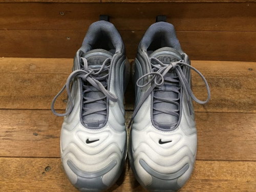 スニーカーのNIKE