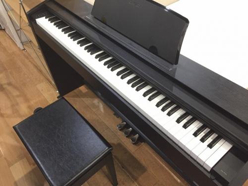楽器の電子ピアノ