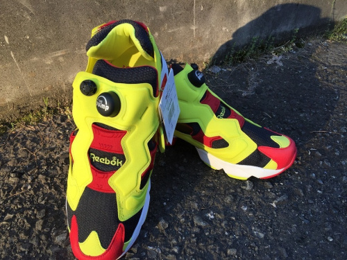 スニーカーのREEBOK　リーボック