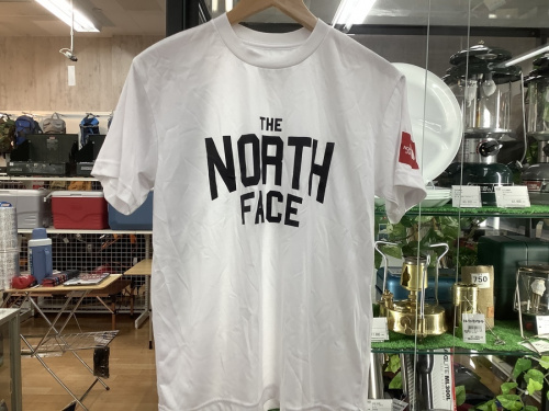 シャツの半袖Tシャツ