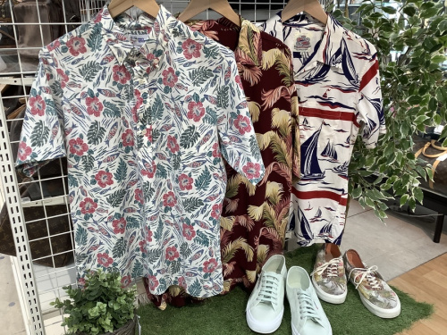 メンズファッションのアロハシャツ