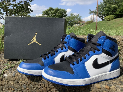 AIR JORDANのスニーカー