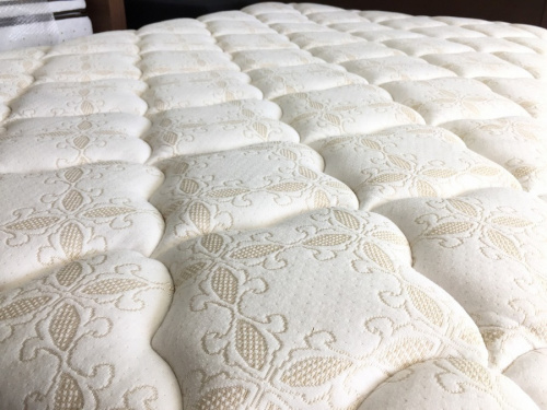 ベッドのKINGSDOWN