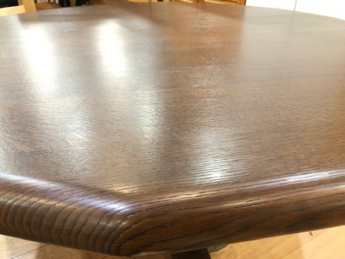 テーブルの飛騨清見工房