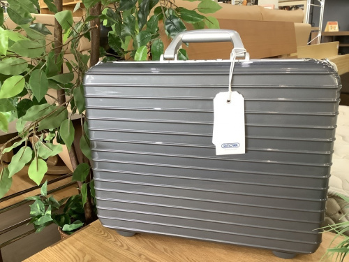 RIMOWAのアタッシュケース