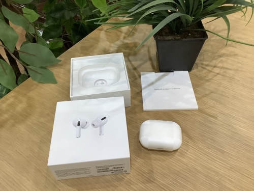 イヤホンのAirPods Pro