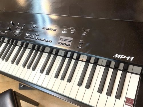 電子ピアノのステージピアノ