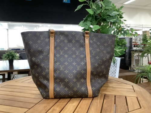 ルイヴィトン のショルダートートバッグ