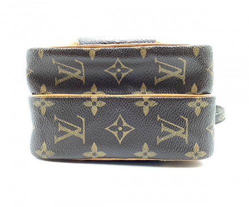 ショルダーバッグのLOUIS VUITTON