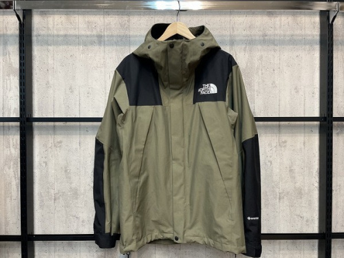 ノースフェイスのMOUNTAIN JACKET