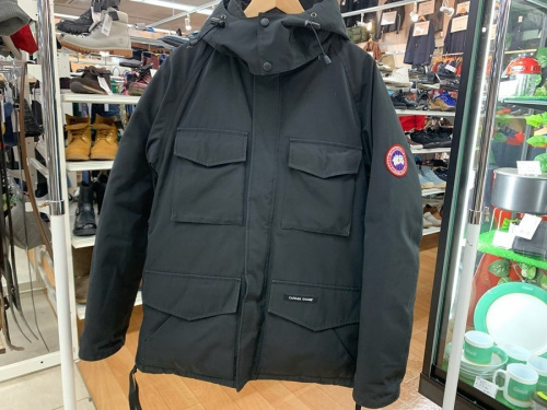 ダウンジャケットのCANADA GOOSE