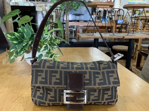 FENDI（フェンディ）ズッカ柄マンマバケットが買取入荷致しました