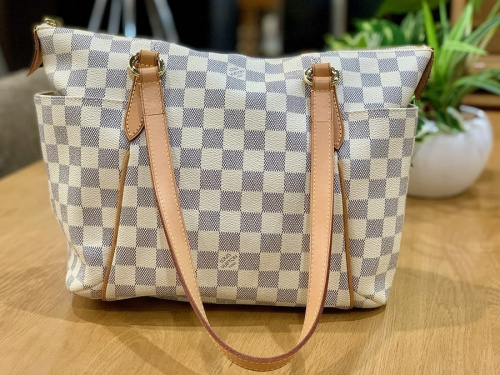バッグのLOUIS　VUITTON