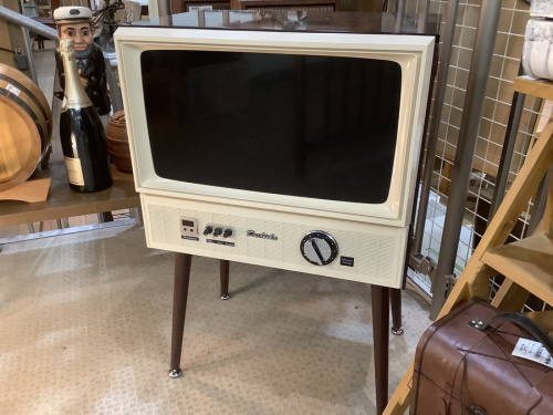 デジタル家電のテレビ