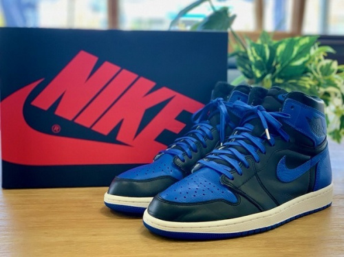 スニーカーのAIR JORDAN