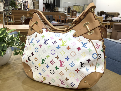 ショルダーバッグのLOUIS VUITTON
